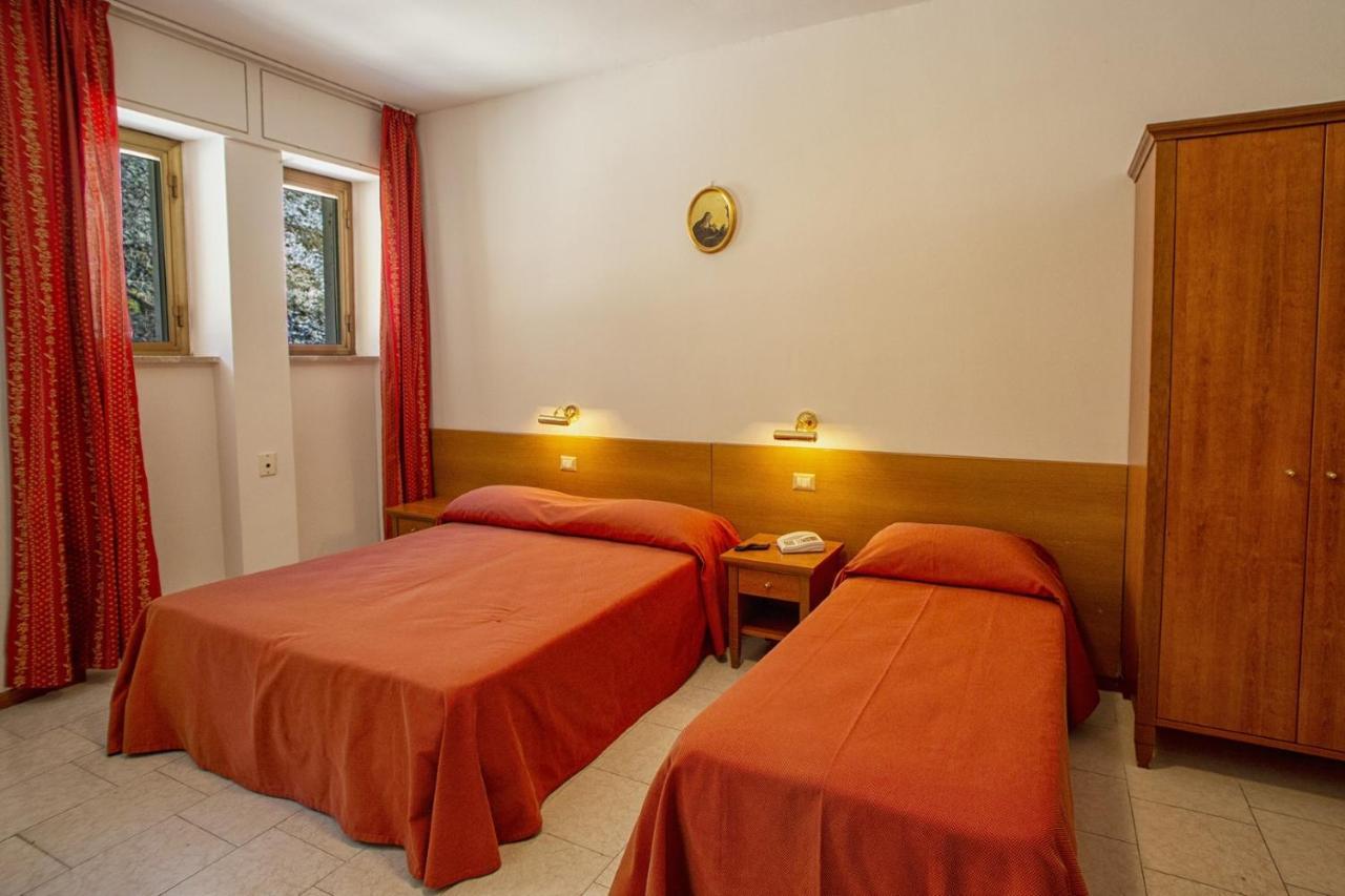 Hotel Roccaporena & La Margherita Cascia Eksteriør billede