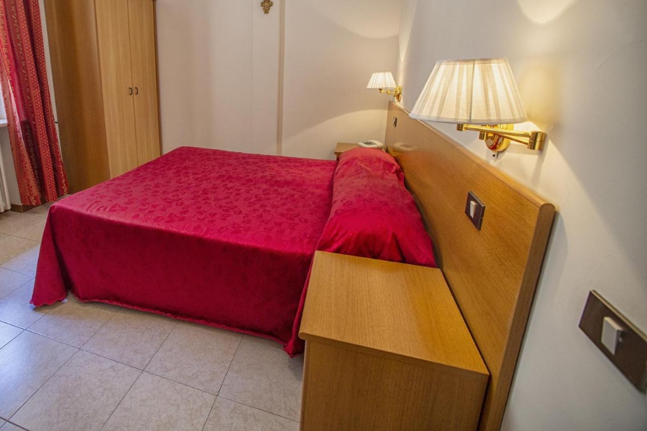 Hotel Roccaporena & La Margherita Cascia Eksteriør billede