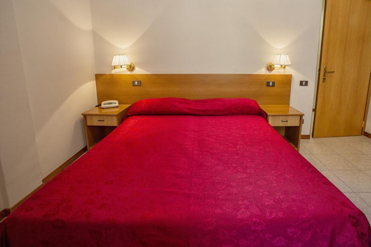 Hotel Roccaporena & La Margherita Cascia Eksteriør billede
