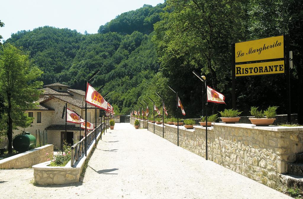 Hotel Roccaporena & La Margherita Cascia Eksteriør billede