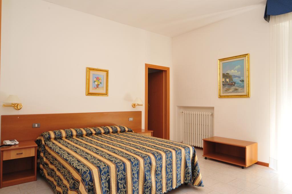 Hotel Roccaporena & La Margherita Cascia Eksteriør billede