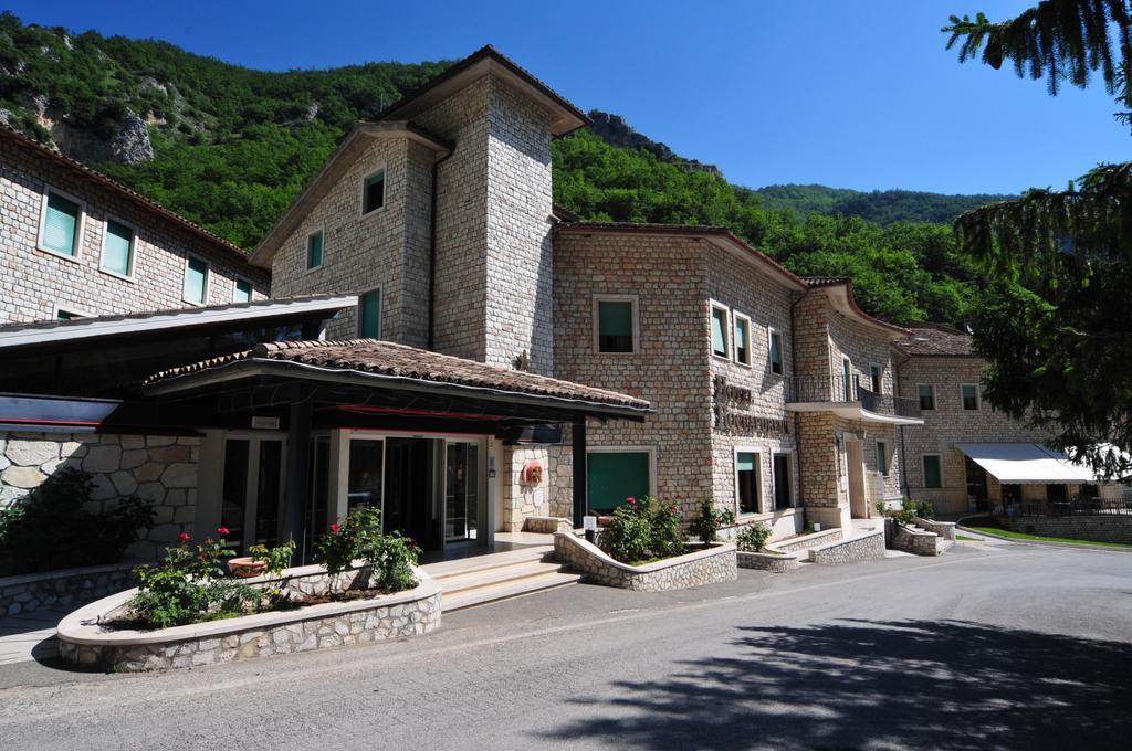Hotel Roccaporena & La Margherita Cascia Eksteriør billede